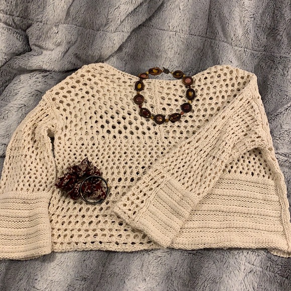 Cropped crocheted sweater - Picture 1 of 4